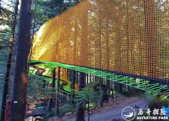 绳网拓展景区公园户外彩色攀爬网森林魔网树上攀爬网 历奇探险厂家施工 