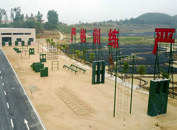 四百米障碍阻绝墙 螺旋梯 摇摆平台户外成人拓展体能训练器材历奇探险