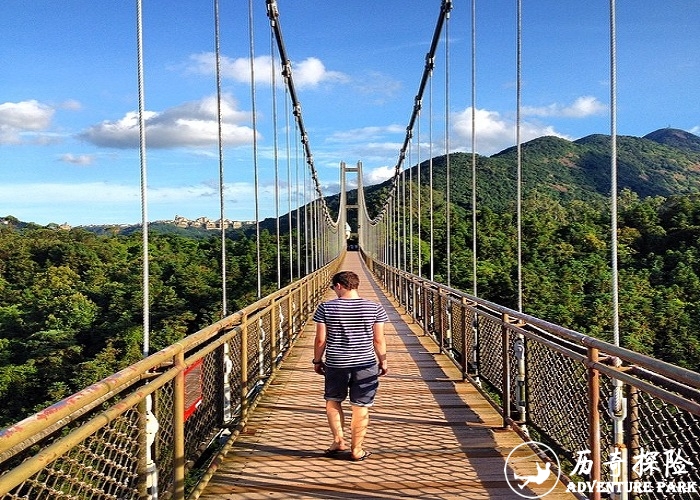 挑战桥设备厂家 人行吊桥 木板吊桥 峡谷景区户外主题公园游乐设施高空悬索桥器材