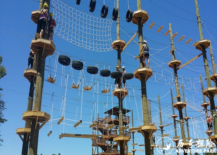 高空挑战绳网阵拓展设备 景区农庄攀爬闯关器材定制 厂家历奇探险施工建设